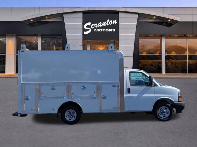 New 2024 GMC Savana 3500 w/ Power Convenience Package RWD image 6