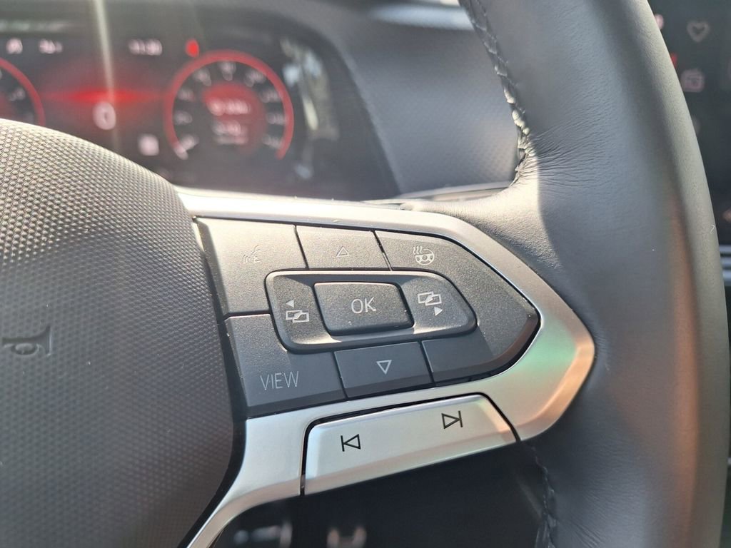 Used 2025 Volkswagen Atlas Cross Sport SEL R-Line image 14