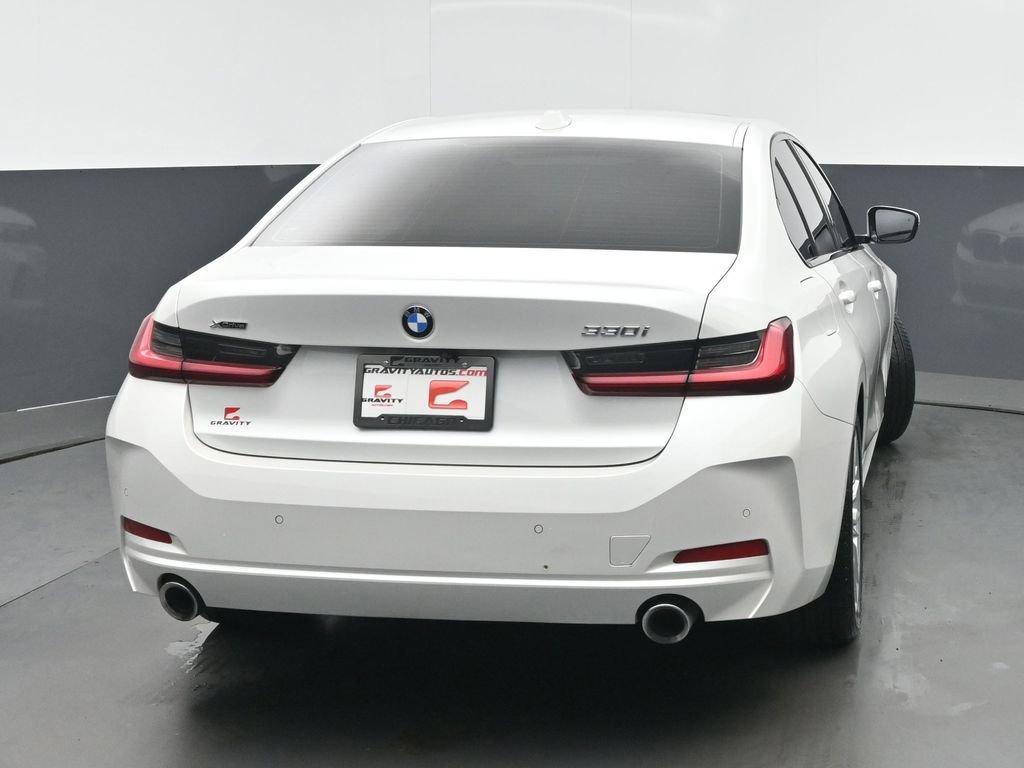 Used 2023 BMW 330i xDrive Sedan w/ Driving Assistance Package AWD/4WD image 4