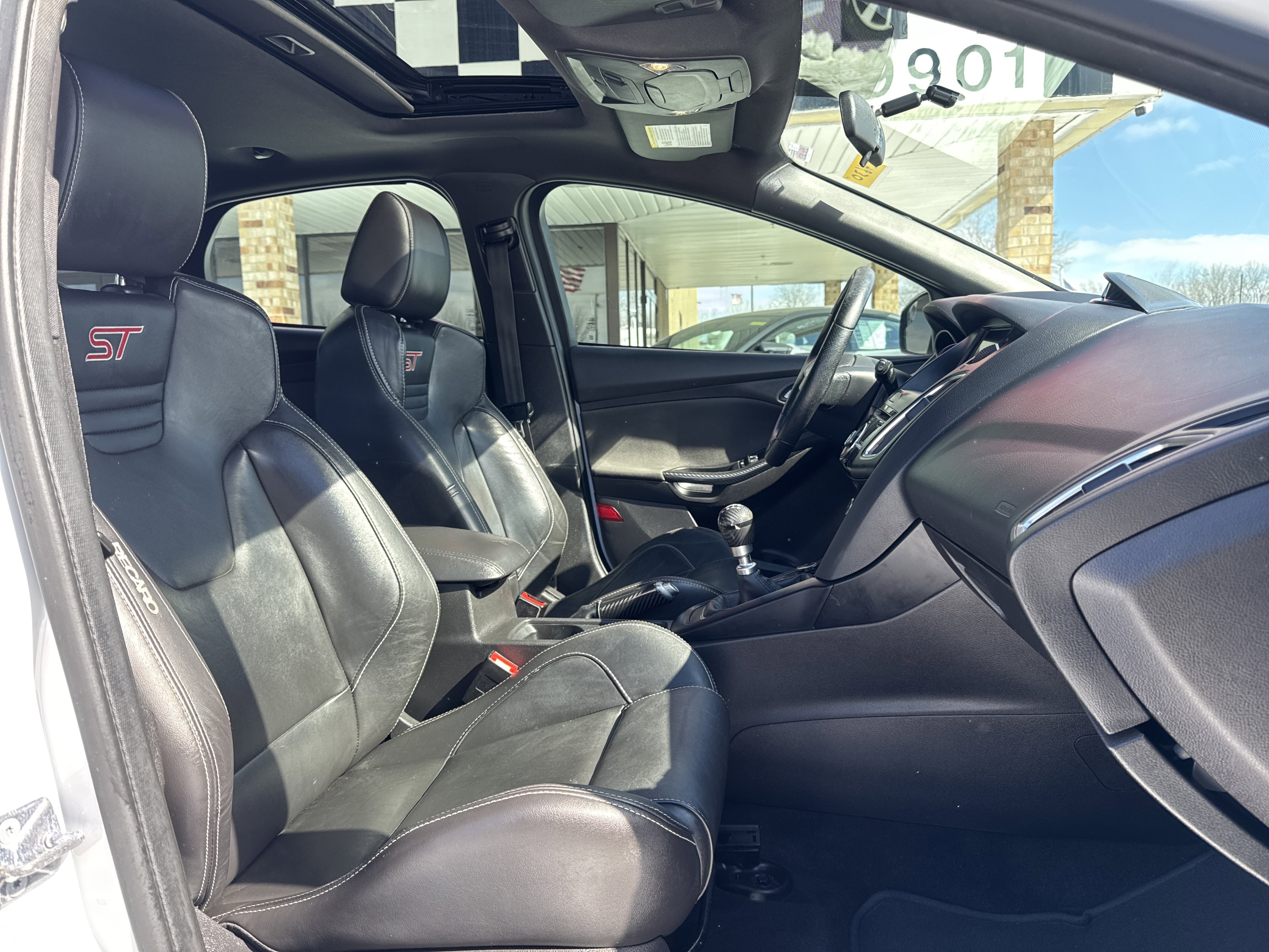 Used 2017 Ford Focus ST w/ Equipment Group 402A image 26