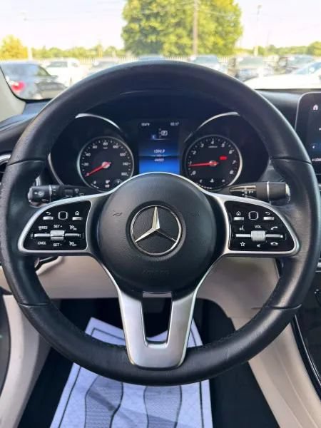 Used 2022 Mercedes-Benz GLC 300 w/ Premium Package Lite image 28