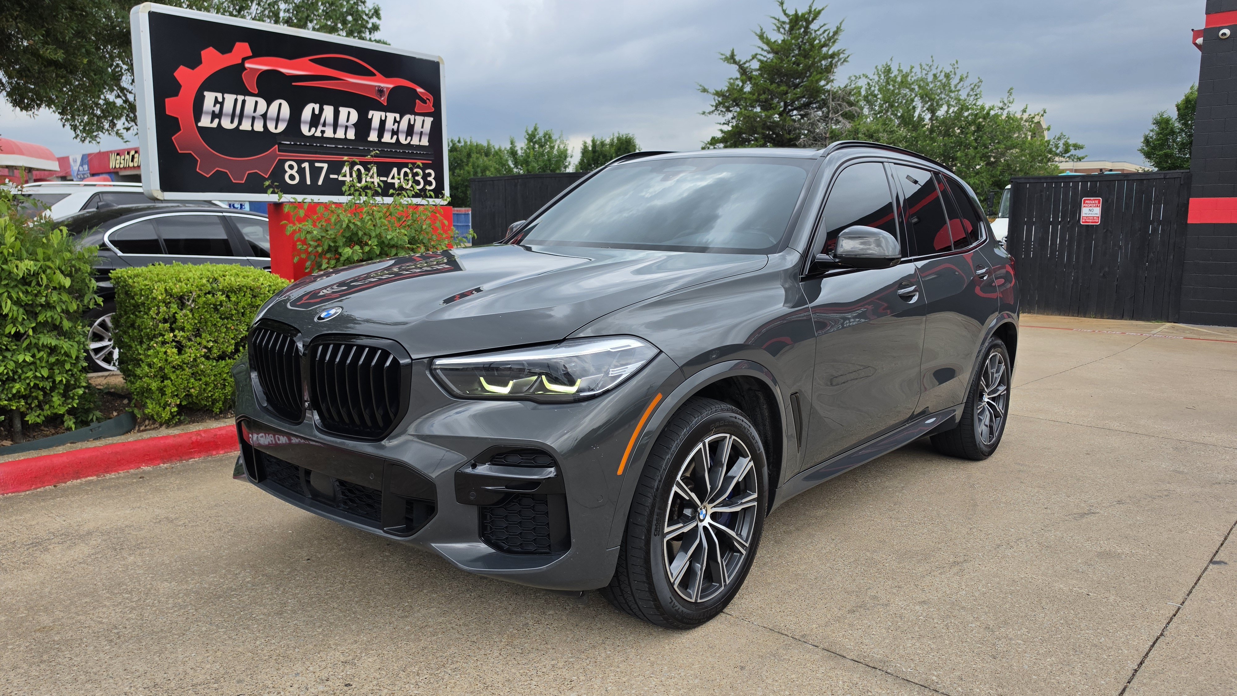 Used 2022 BMW X5 M50i AWD/4WD image 1