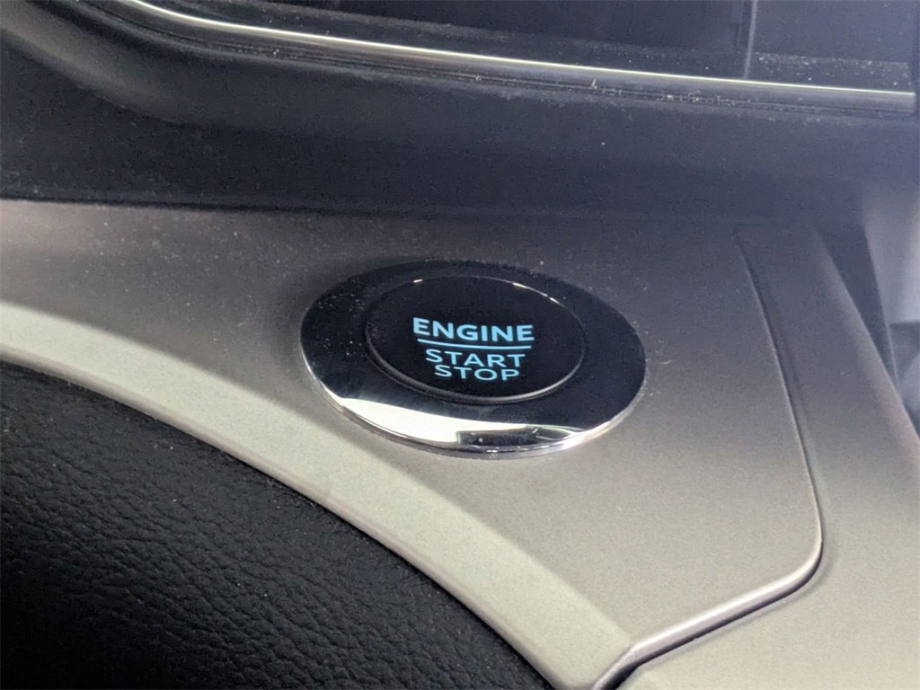 Used 2024 Ford Explorer XLT w/ Equipment Group 202A image 17