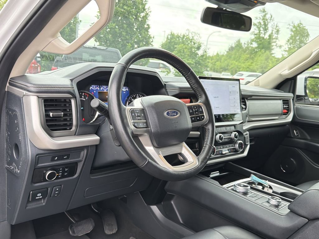Used 2024 Ford Expedition XLT AWD/4WD image 10