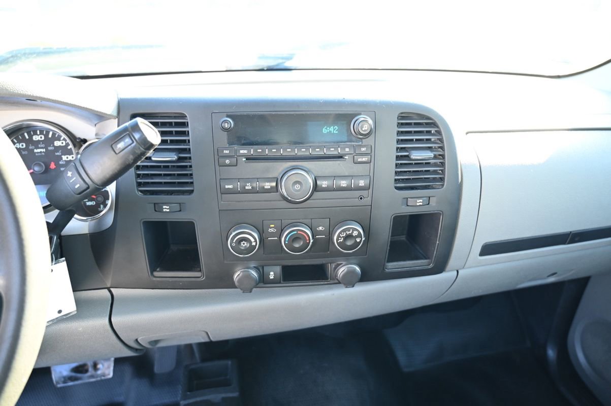 Used 2014 Chevrolet Silverado 2500 W/T w/ Snow Plow Prep Package image 26