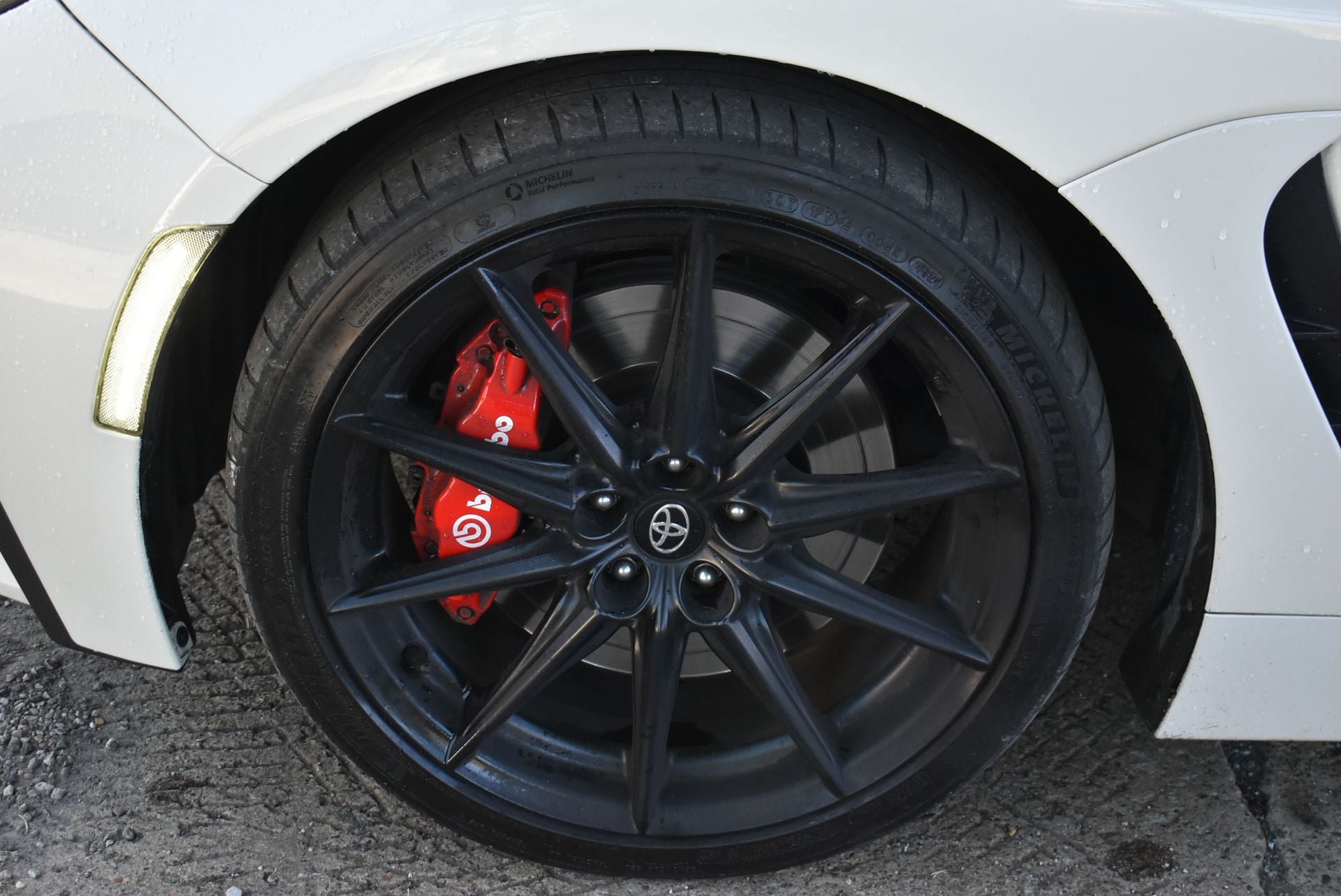 Used 2025 Toyota GR86 Premium w/ Performance Package RWD image 10