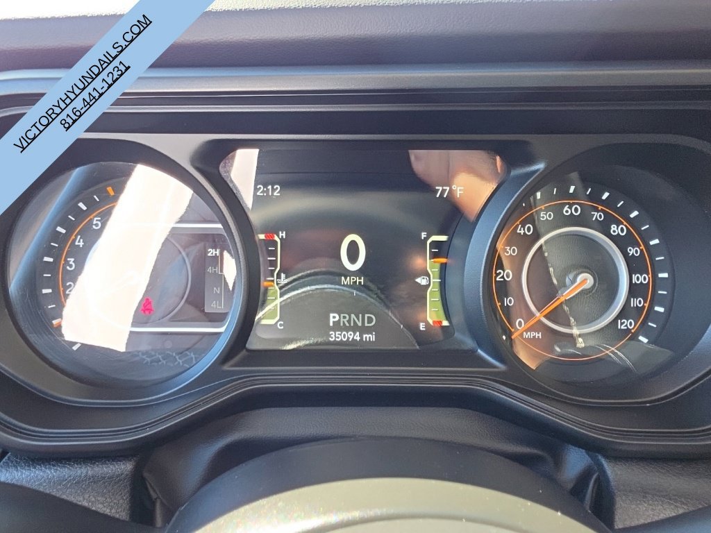 Used 2025 Jeep Wrangler Unlimited Sahara AWD/4WD image 15