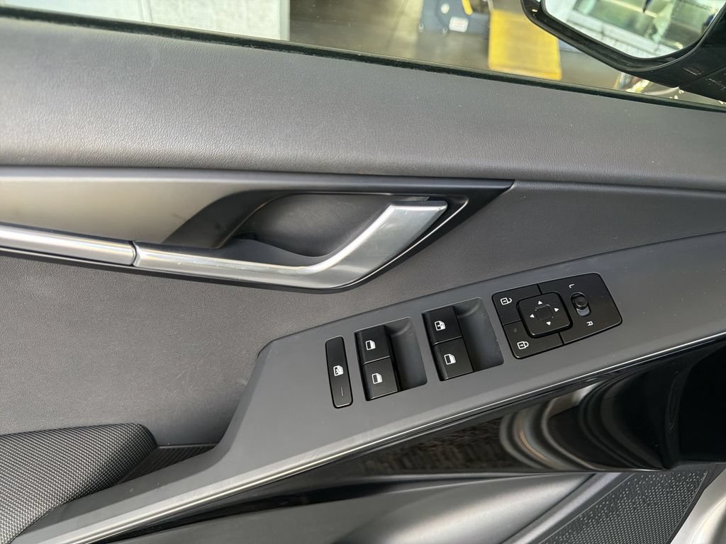 Used 2024 Kia Niro Wind w/ Wind Preserve Package FWD image 24