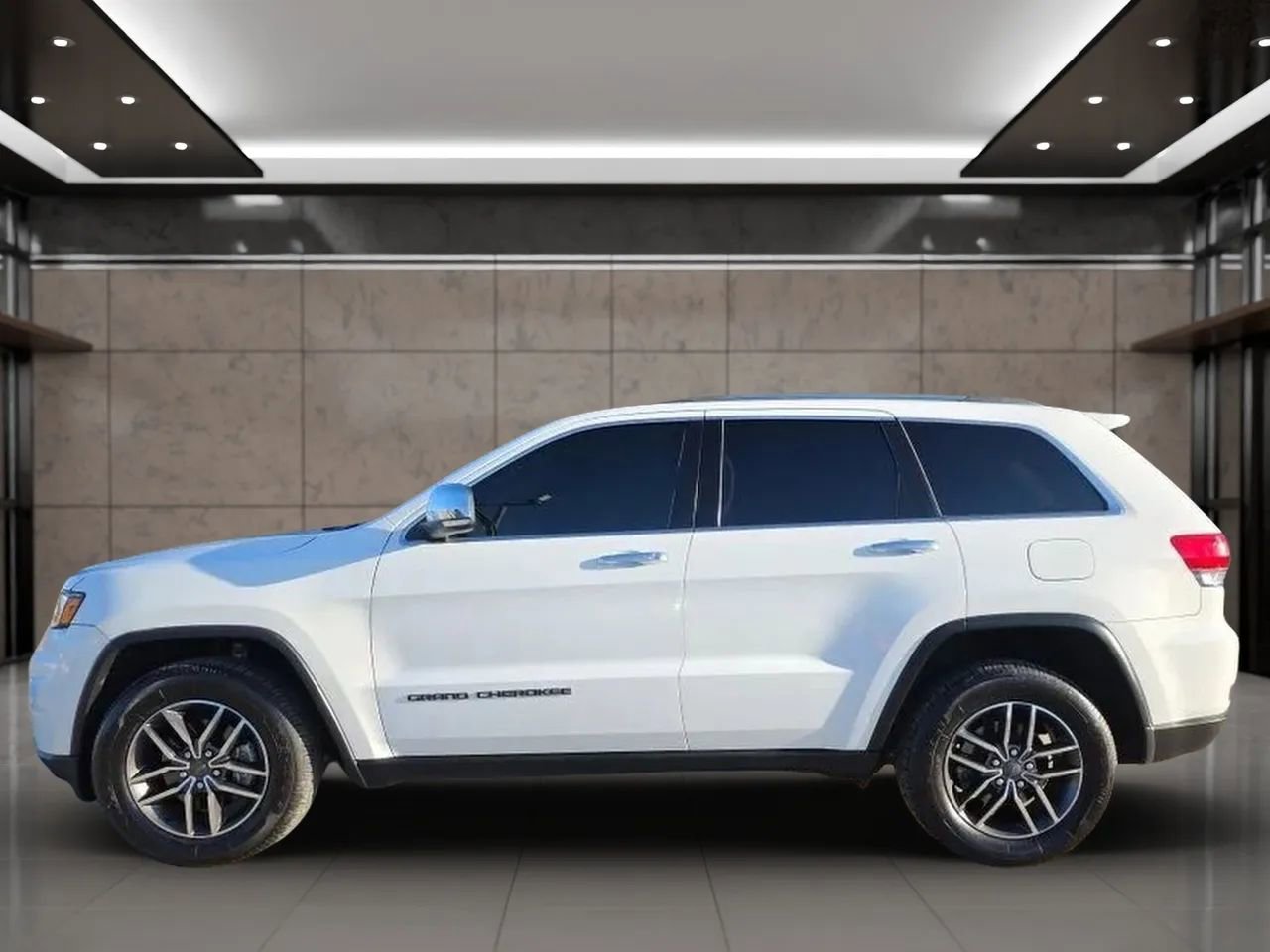 Used 2019 Jeep Grand Cherokee Limited w/ Luxury Group II image 5