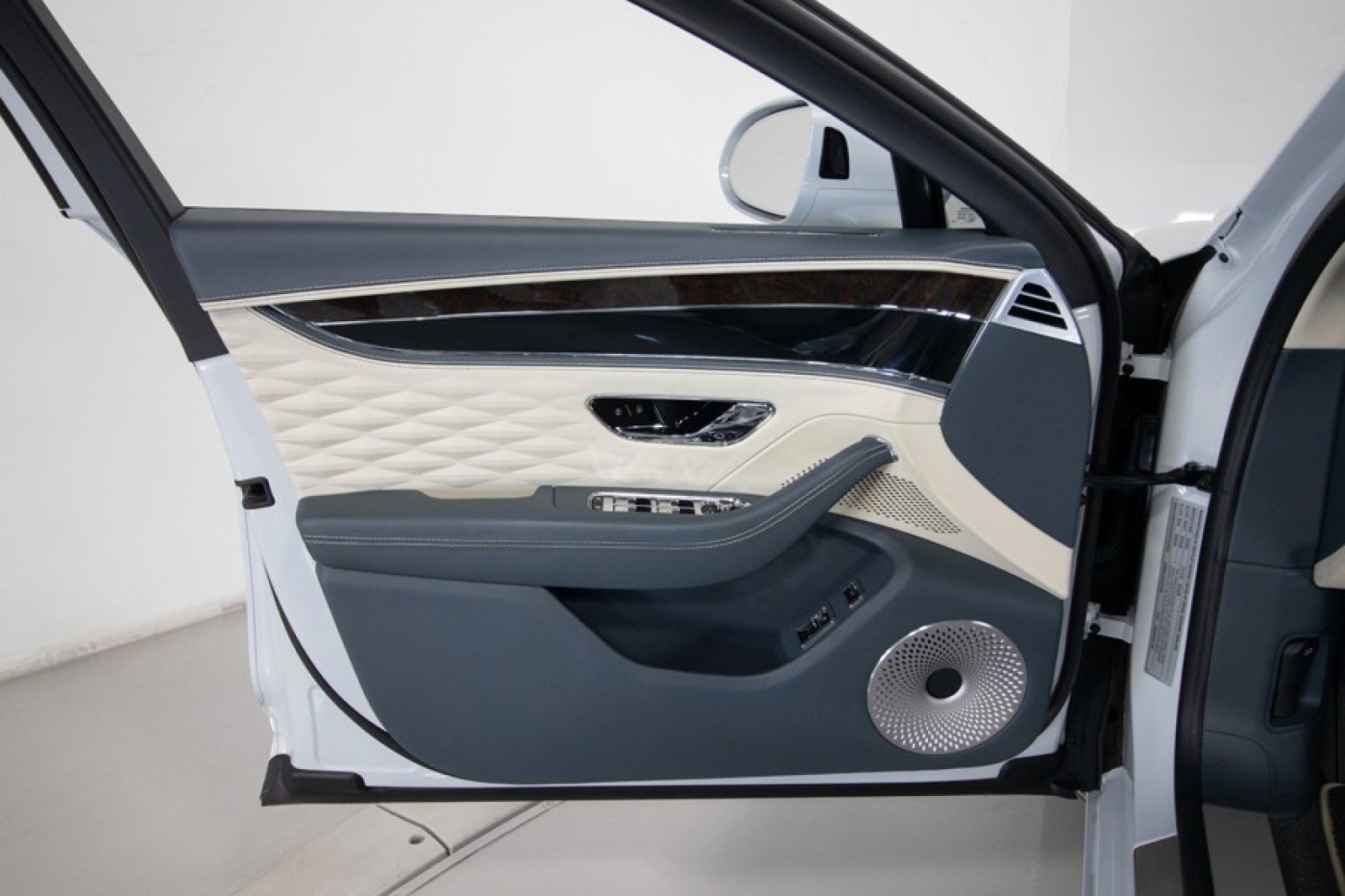 Used 2020 Bentley Flying Spur W12 w/ First Edition Specification image 36