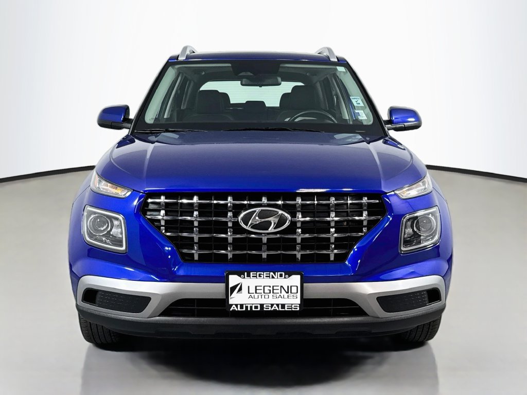 Used 2024 Hyundai Venue SEL FWD image 3