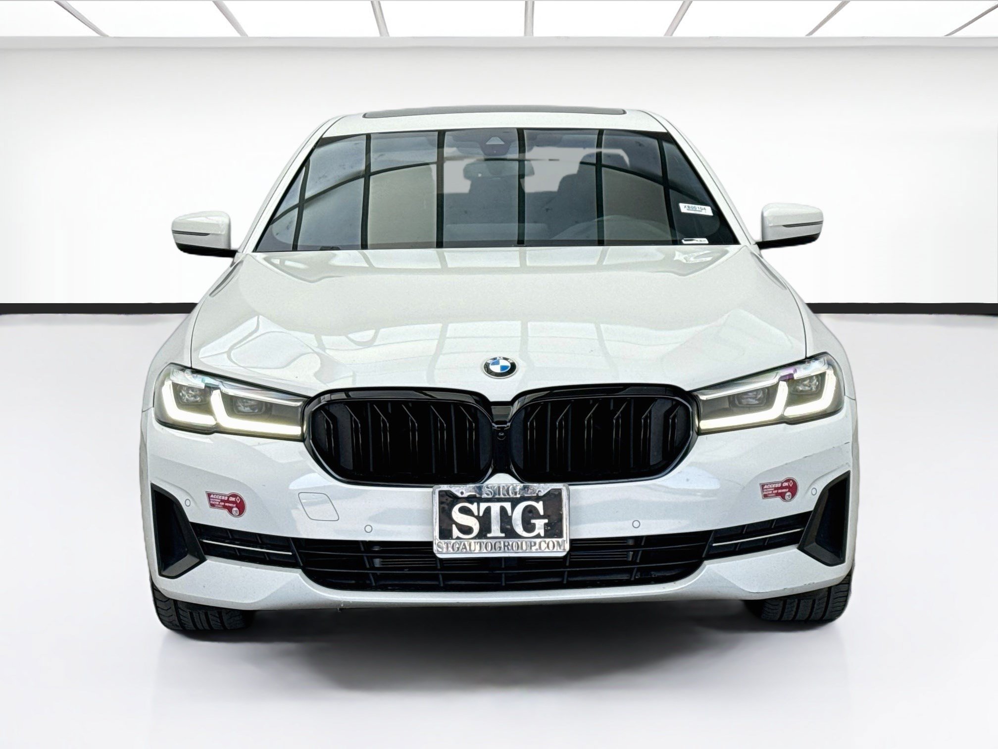 Used 2021 BMW 530e w/ Convenience Package RWD image 2