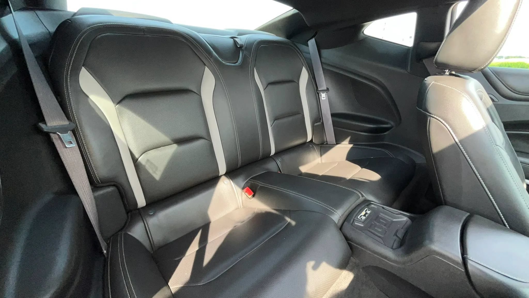Used 2016 Chevrolet Camaro SS RWD image 11