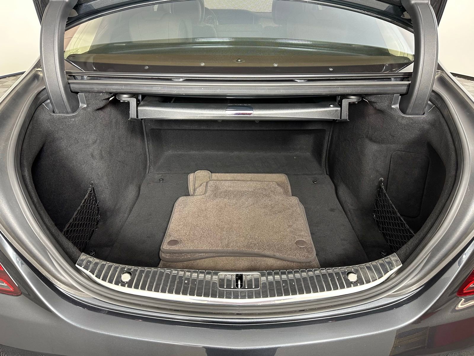 Used 2019 Mercedes-Benz S 560 4MATIC Sedan image 30