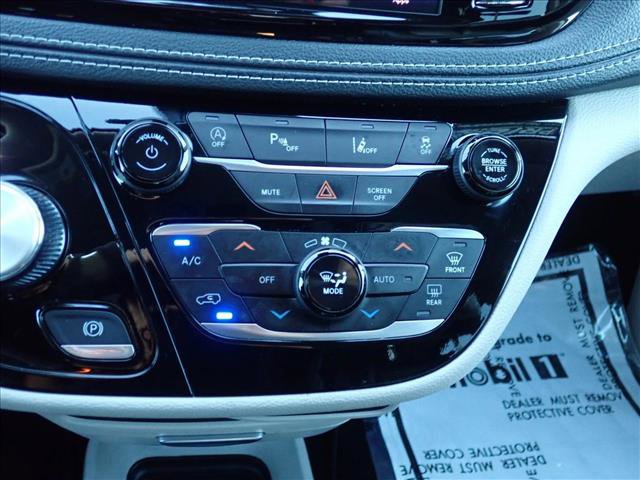 Used 2023 Chrysler Pacifica Touring-L FWD image 22