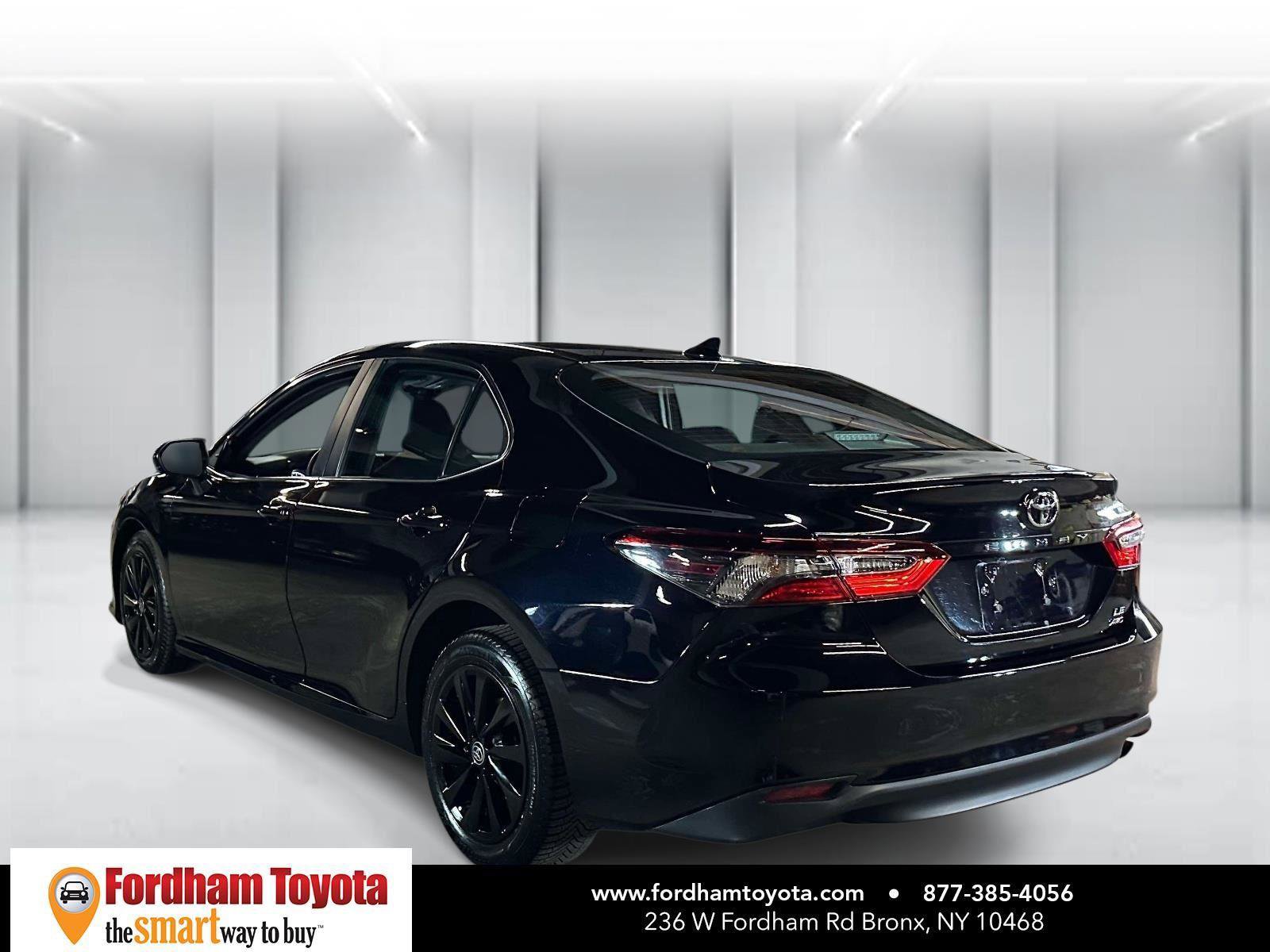 Used 2022 Toyota Camry LE image 6