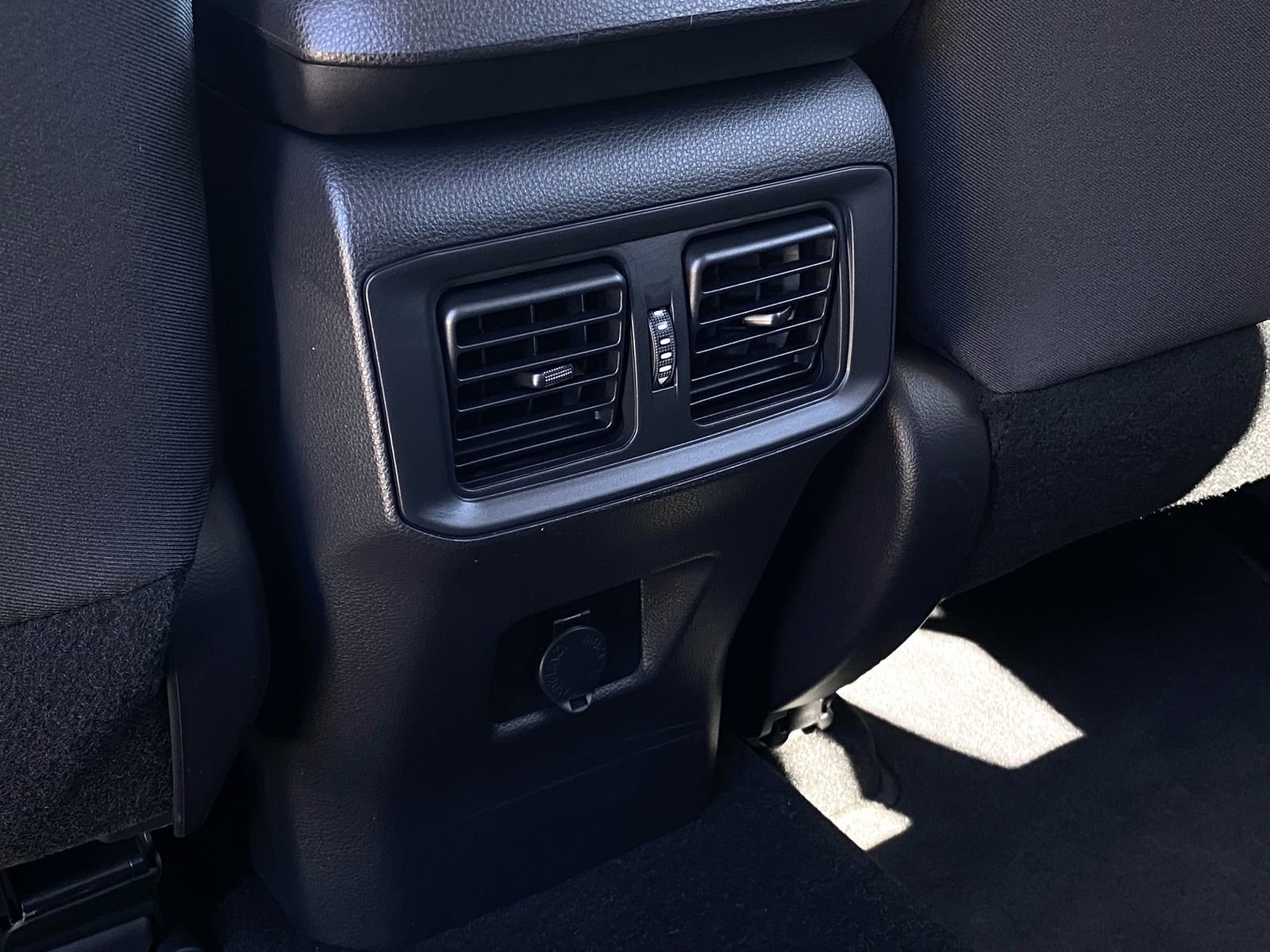 Used 2025 Toyota RAV4 LE image 27