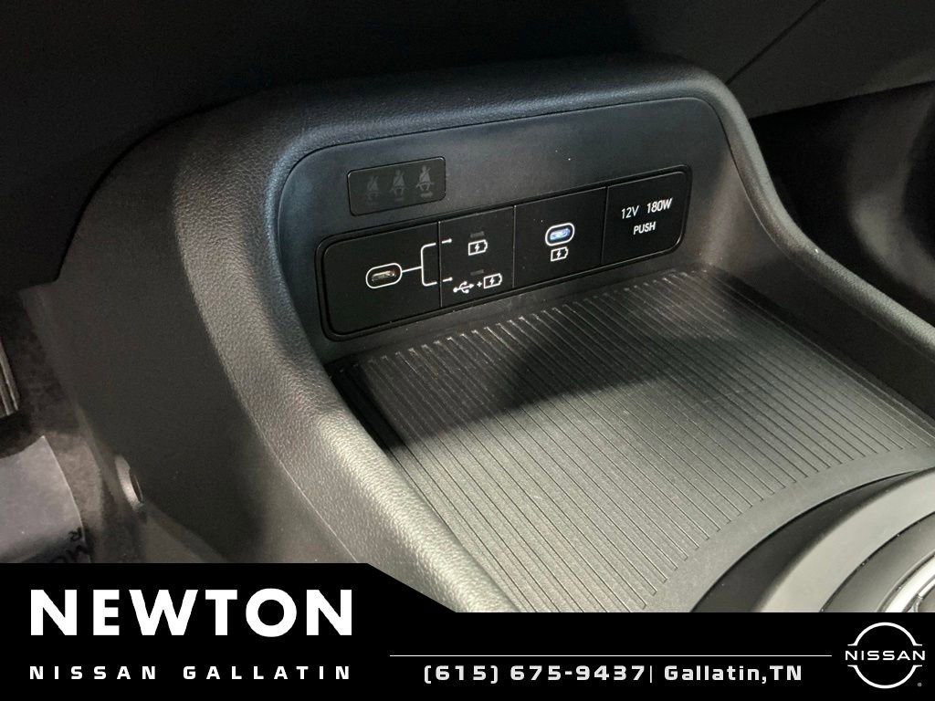 Used 2025 Hyundai Kona SEL AWD/4WD image 34