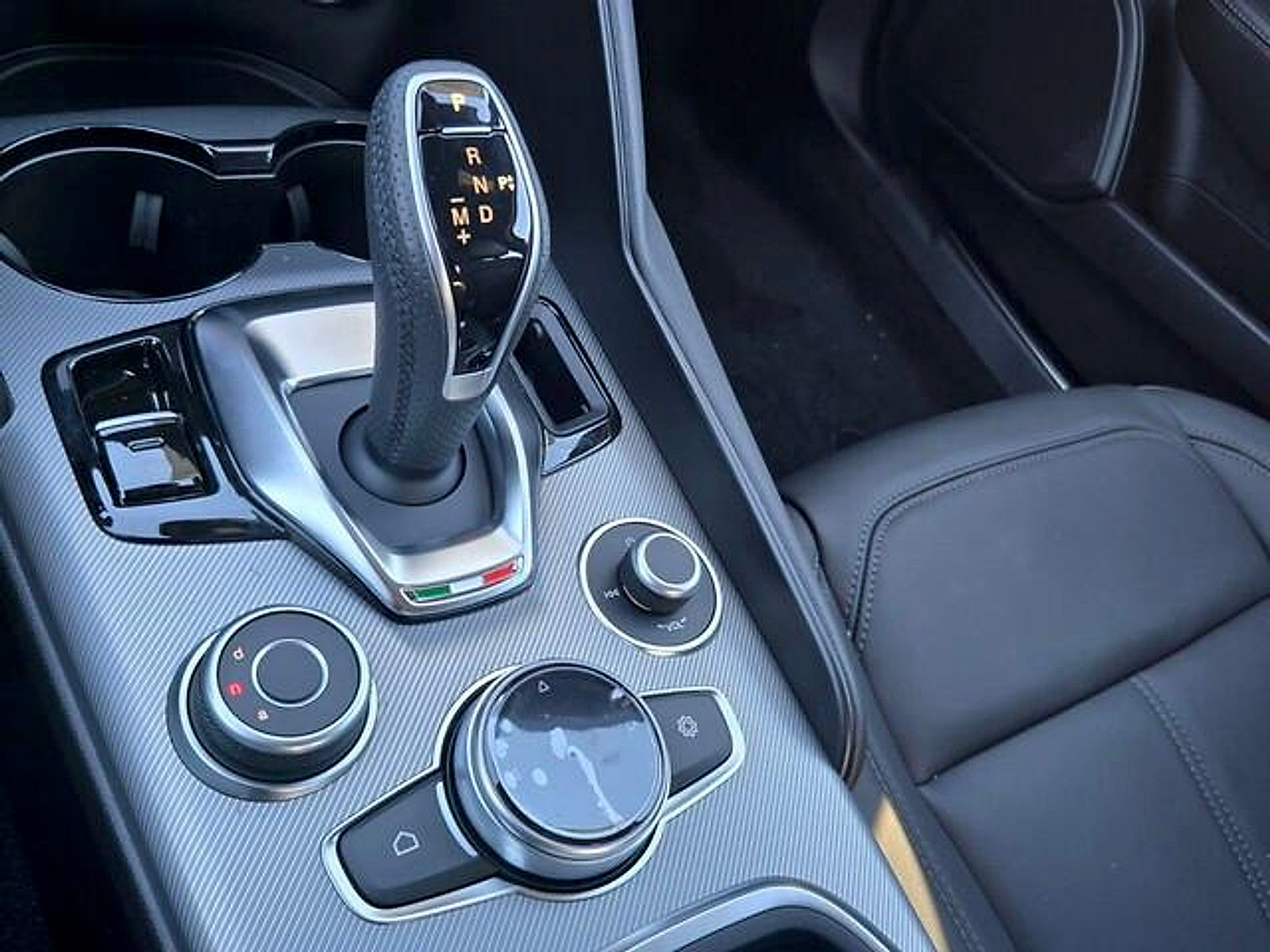 New 2026 Alfa Romeo Giulia w/ Driving Assist Package RWD image 12