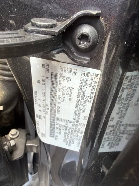 Used 2015 Ford Focus SE w/ Equipment Group 201A FWD image 4