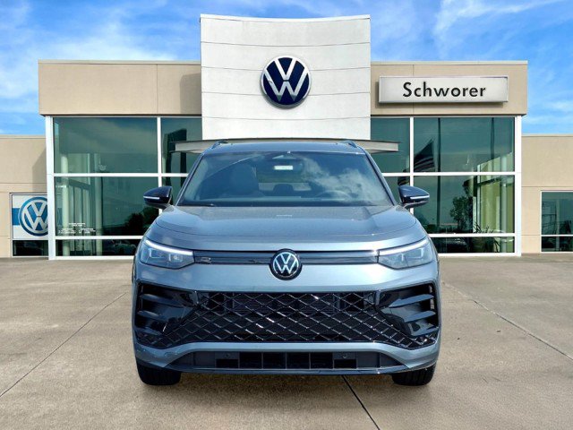New 2026 Volkswagen Tiguan SE R-Line AWD/4WD image 3