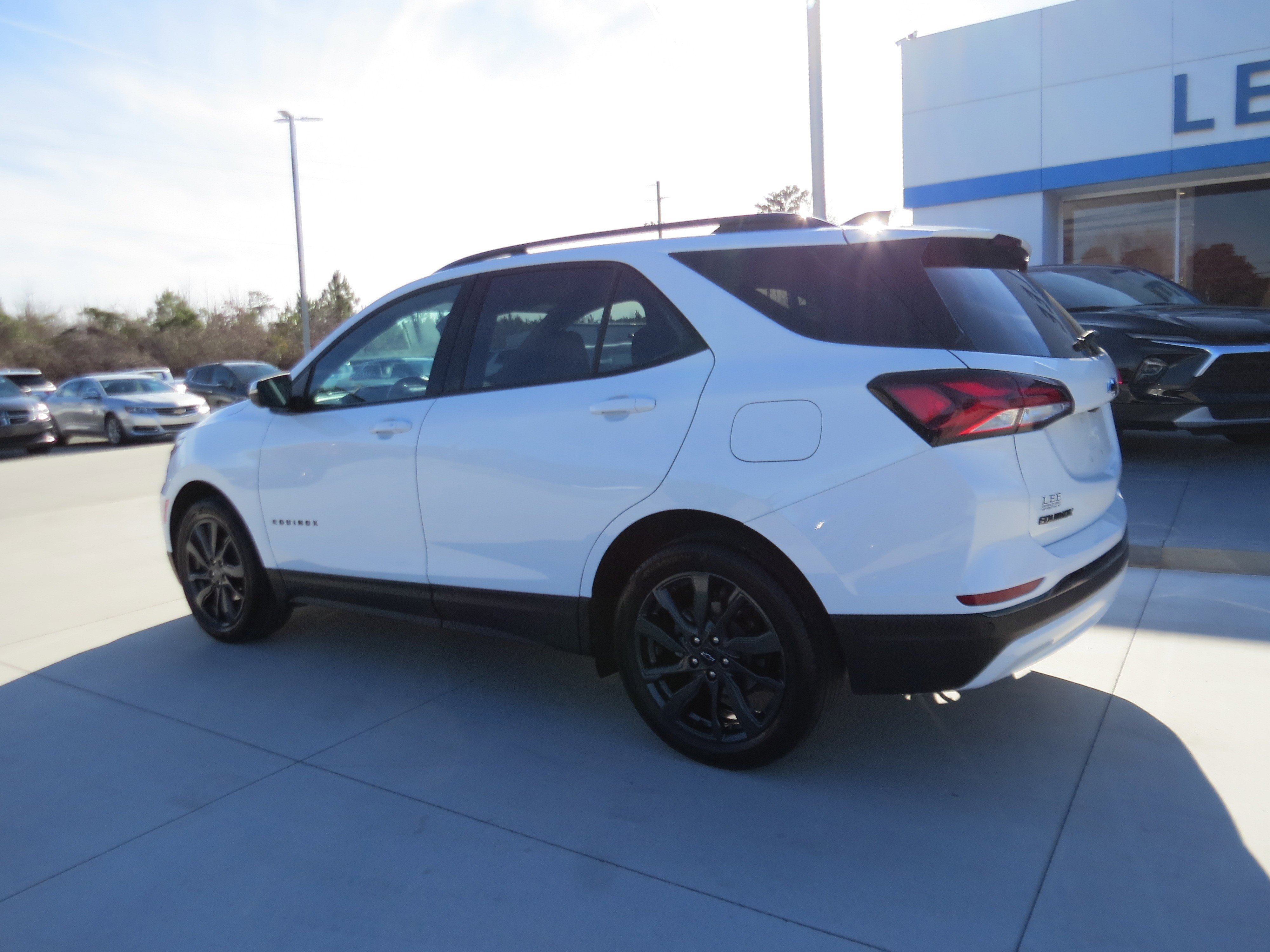 Used 2022 Chevrolet Equinox RS w/ RS Leather Package image 3