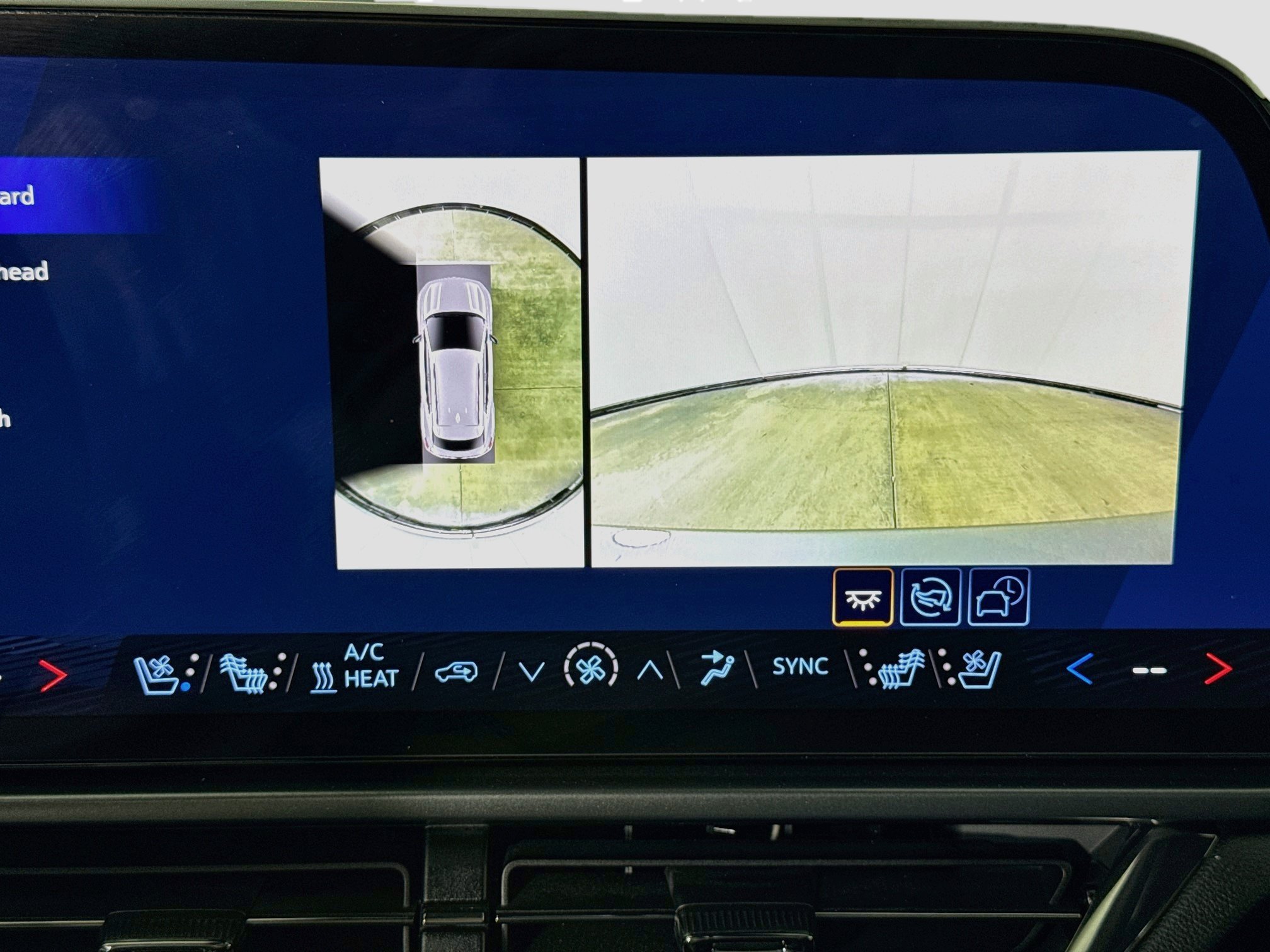 Used 2025 Chevrolet Equinox EV RS w/ Convenience Package II FWD image 16