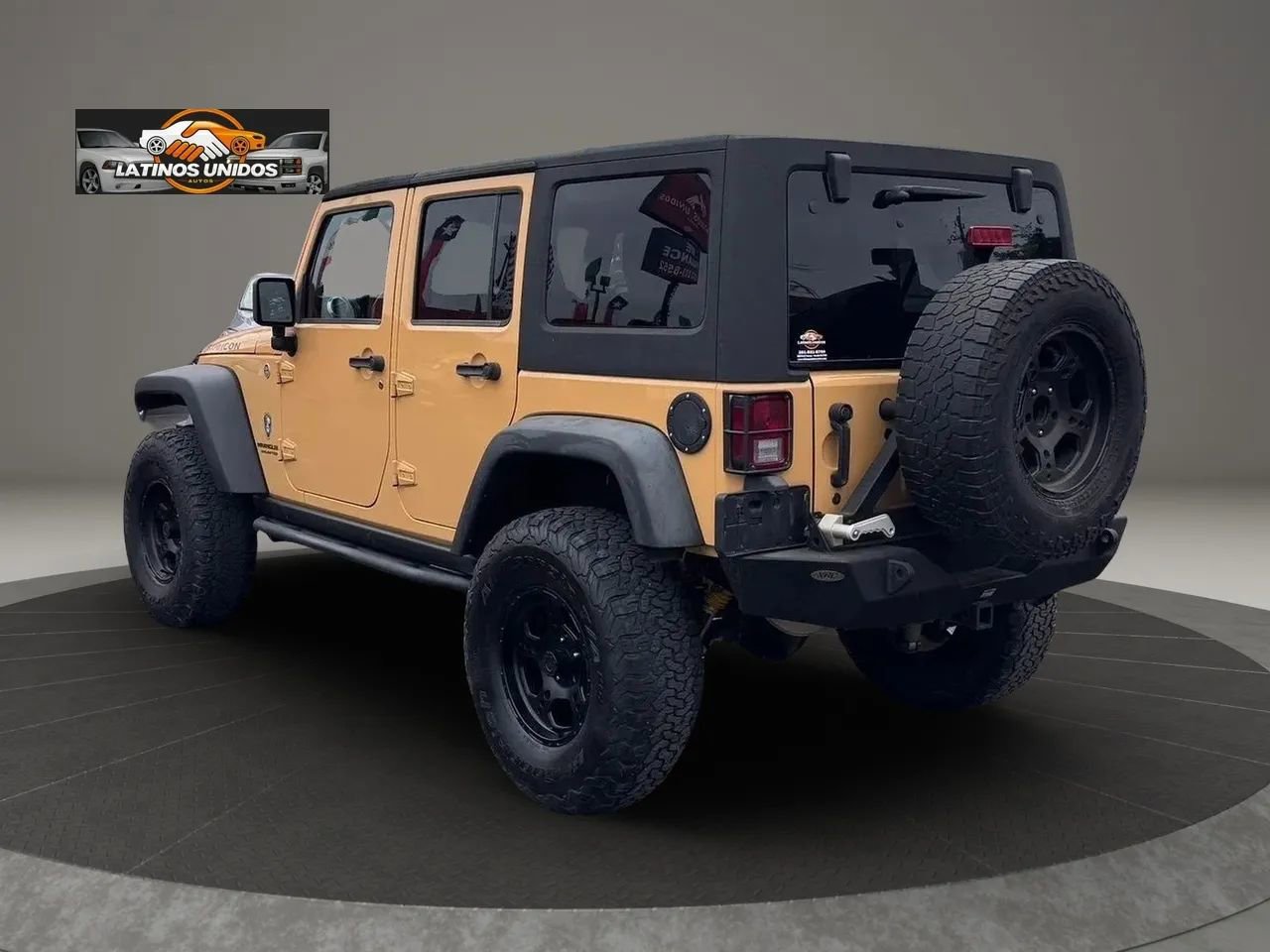 Used 2014 Jeep Wrangler Unlimited Rubicon w/ Connectivity Group AWD/4WD image 4