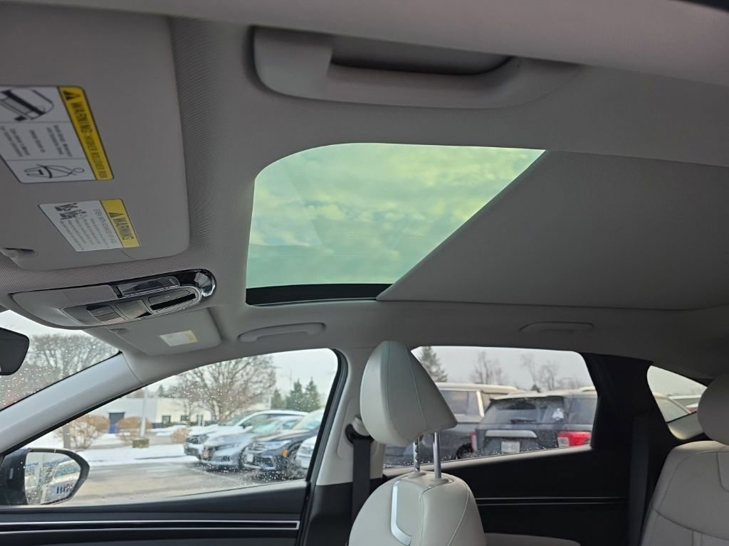 Used 2022 Hyundai Tucson Limited w/ Cargo Package image 22