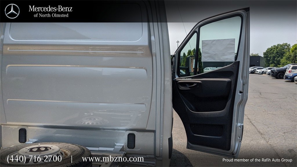 Used 2022 Mercedes-Benz Sprinter 3500 image 42