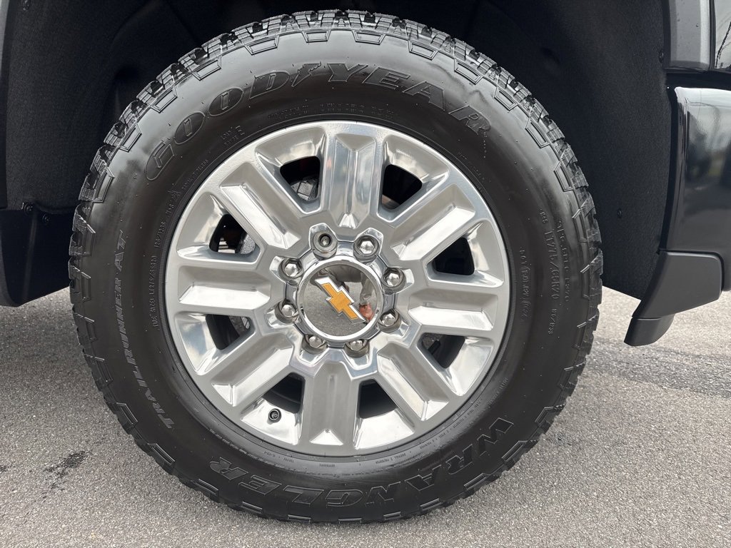 Used 2024 Chevrolet Silverado 2500 High Country w/ High Country Premium Package image 11
