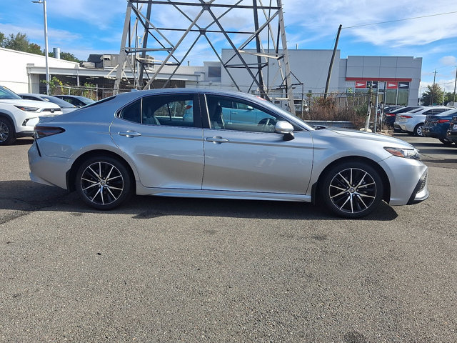 Used 2024 Toyota Camry SE w/ Cold Weather Package FWD image 25