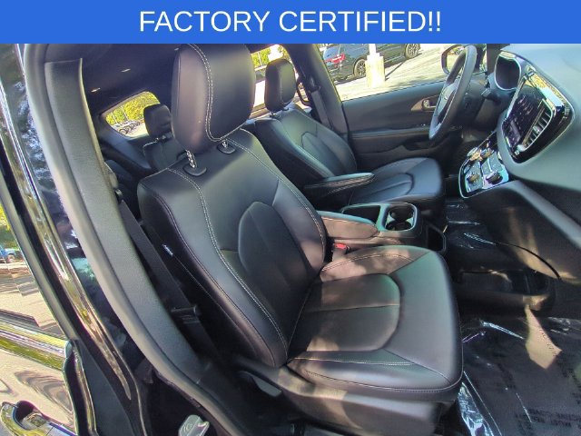 Certified 2026 Chrysler Pacifica Select FWD image 32