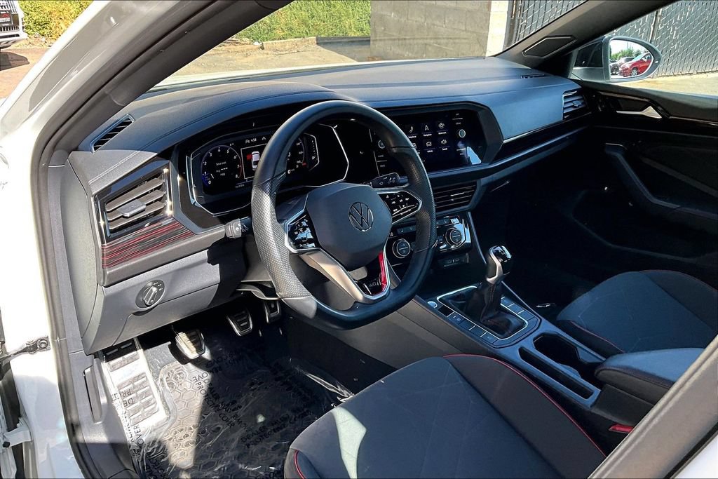 Used 2024 Volkswagen Jetta GLI 40th Anniversary Edition FWD image 17