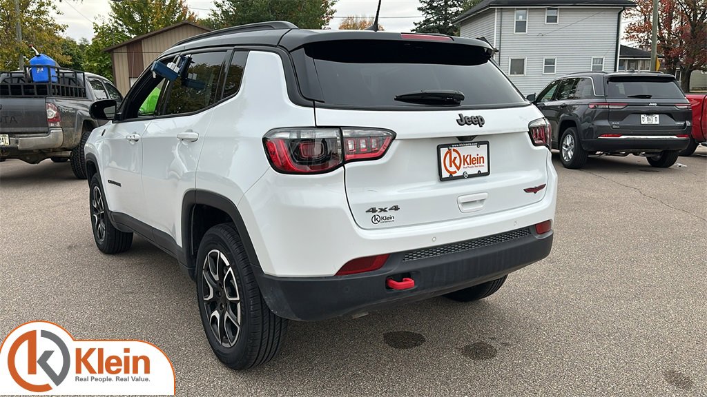 Used 2024 Jeep Compass Trailhawk image 6