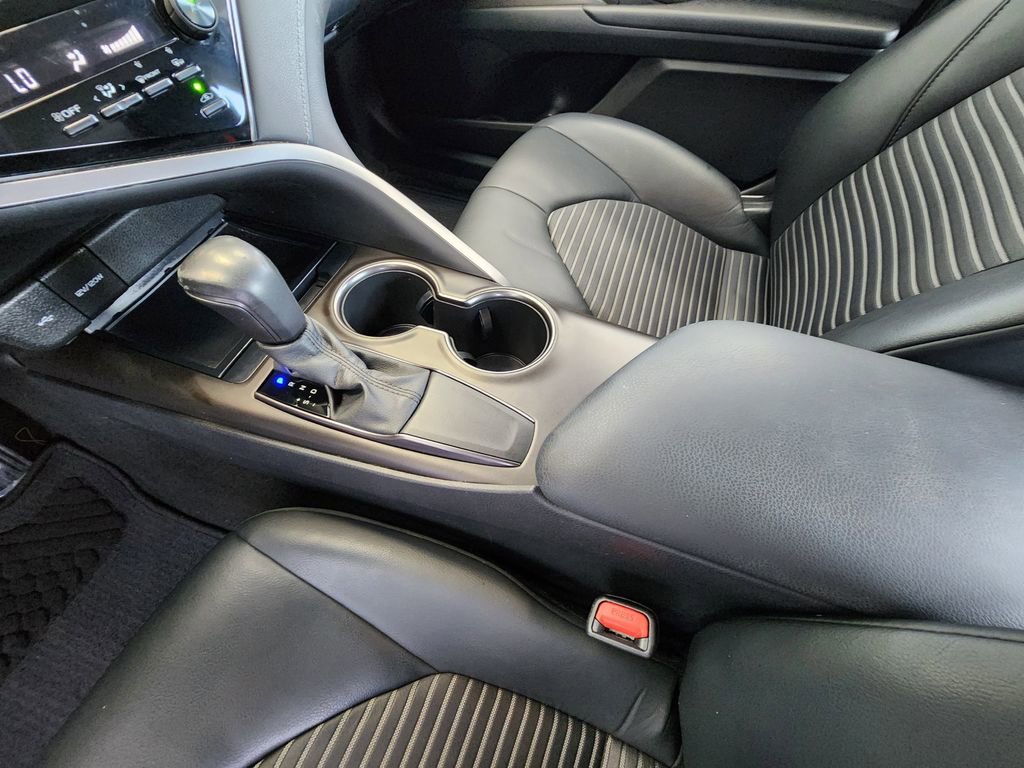 Used 2021 Toyota Camry SE w/ Convenience Package image 19