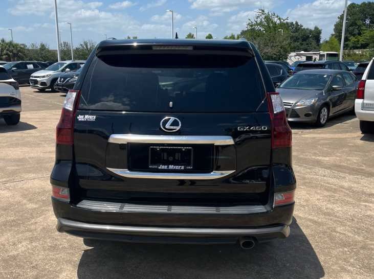 Used 2021 Lexus GX 460 Luxury w/ Sport Design Package AWD/4WD image 3