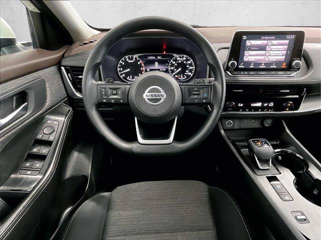 Used 2021 Nissan Rogue SV FWD image 7