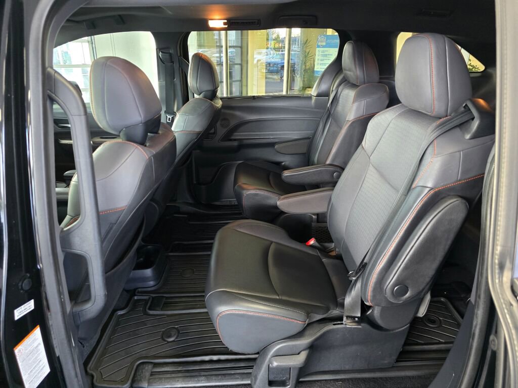 Used 2021 Toyota Sienna XSE image 36