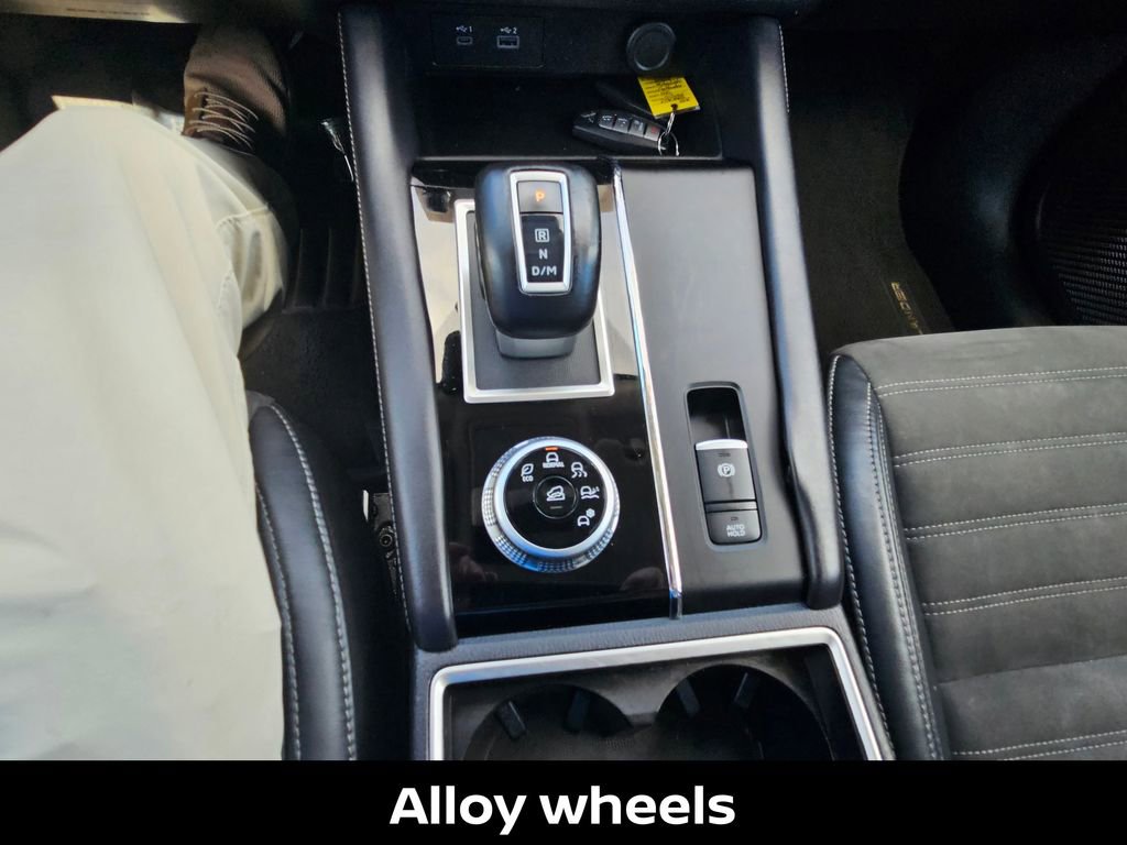 Used 2023 Mitsubishi Outlander SE image 23