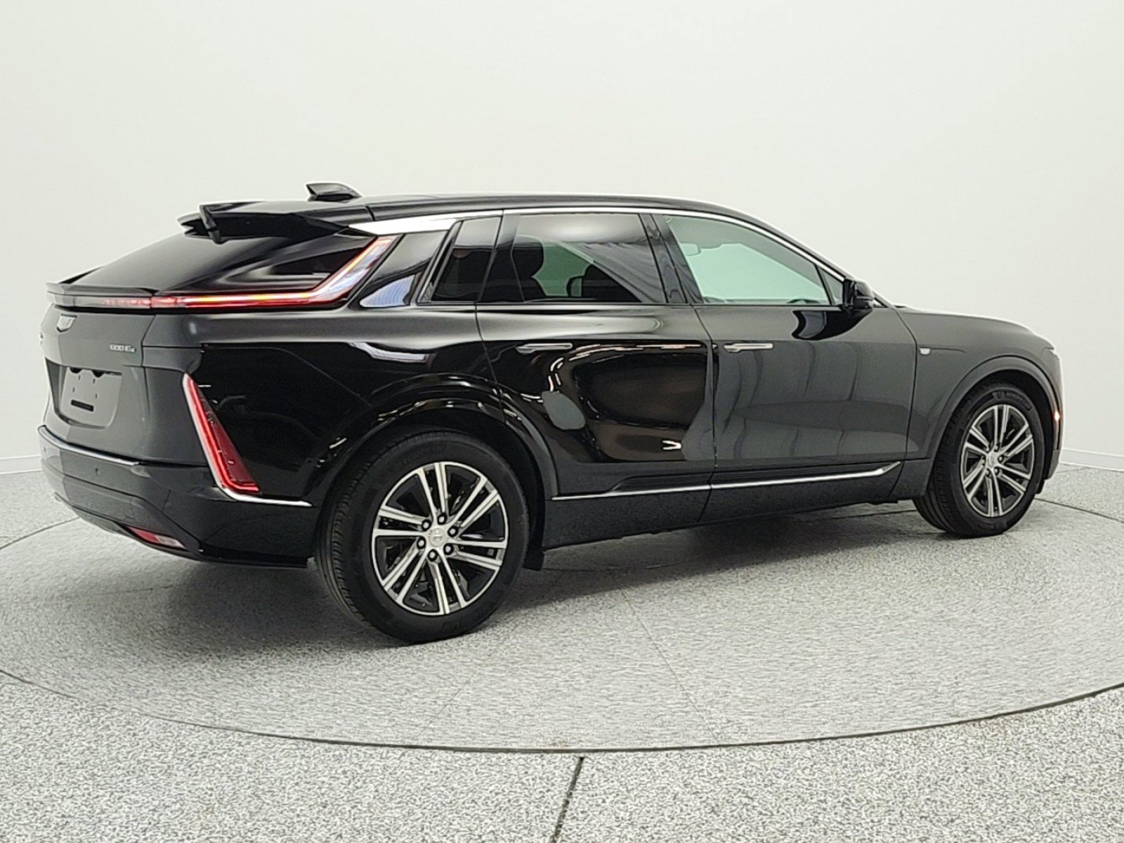 Used 2024 Cadillac Lyriq Luxury image 5