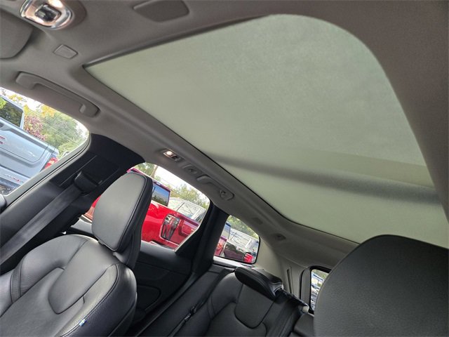 Used 2021 Volvo XC60 T8 Inscription Expression w/ Protection Package Premier image 16