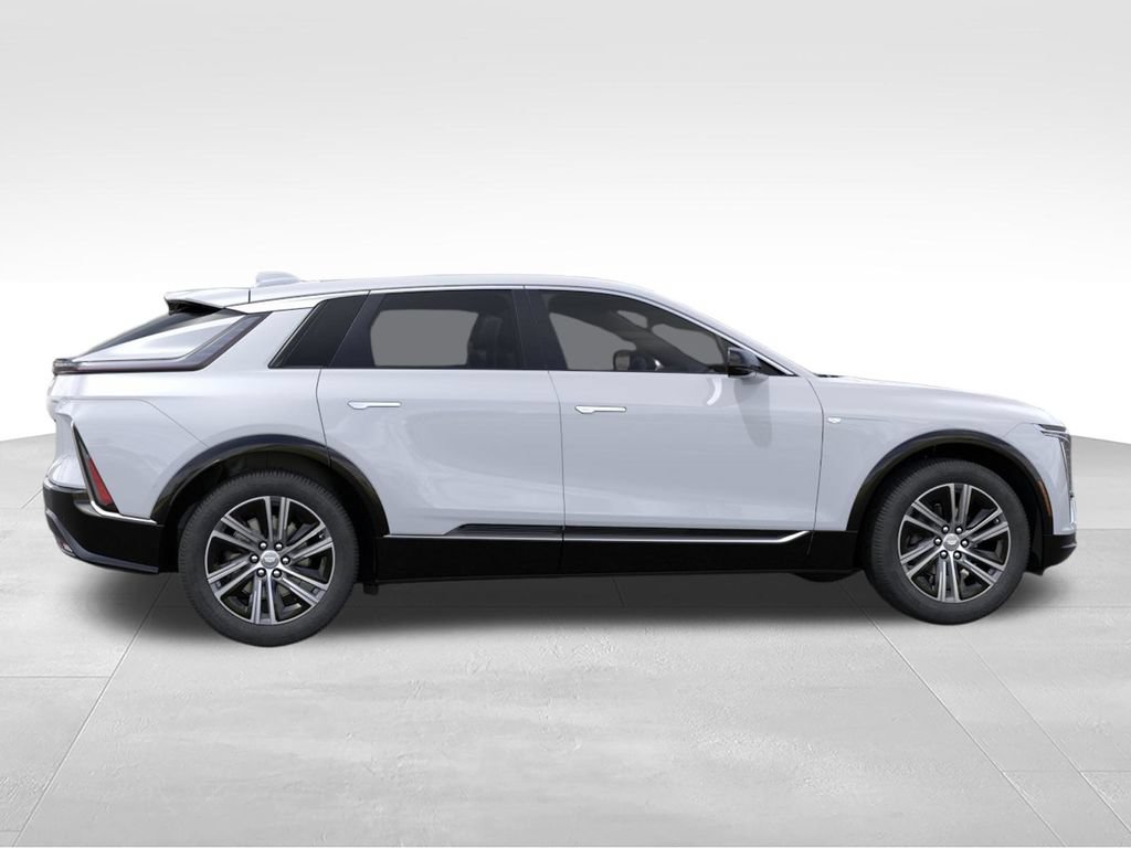 New 2026 Cadillac Lyriq Luxury AWD/4WD image 34