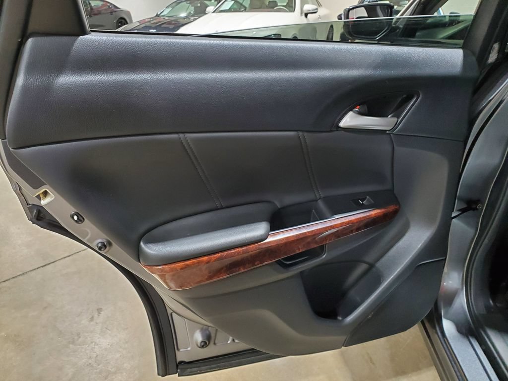 Used 2010 Honda Crosstour EX-L image 25
