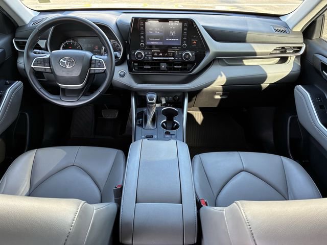 Used 2022 Toyota Highlander XLE image 14