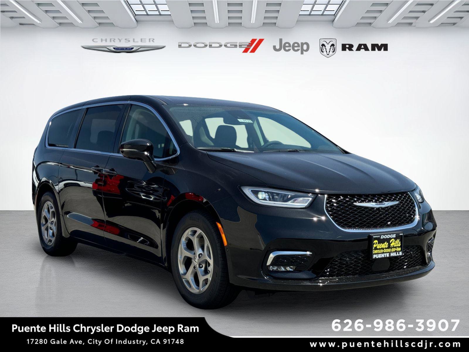 New 2024 Chrysler Pacifica Limited FWD image 1