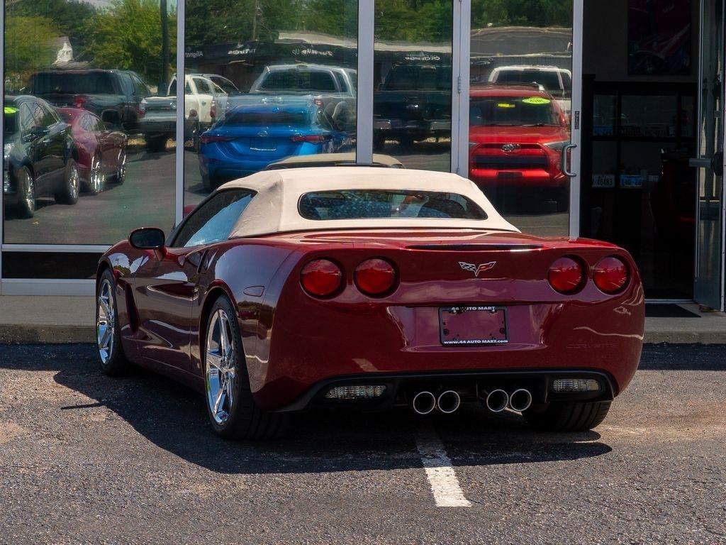 Used 2007 Chevrolet Corvette Convertible w/ Preferred Equipment Group RWD image 4