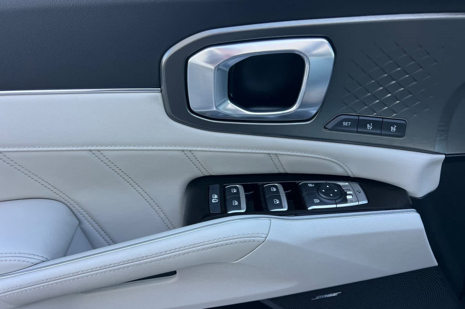 Used 2023 Kia Sorento SX Prestige image 13