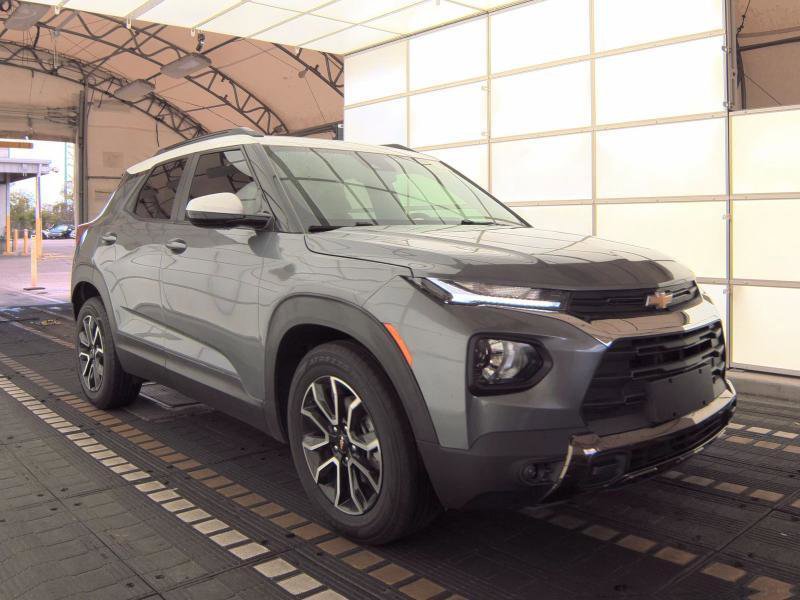 Used 2021 Chevrolet TrailBlazer ACTIV w/ Convenience Package FWD image 3