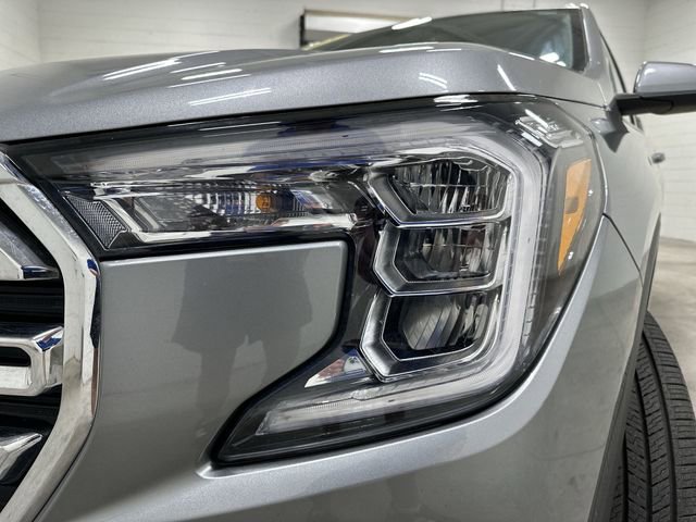 Used 2023 GMC Terrain SLT image 11